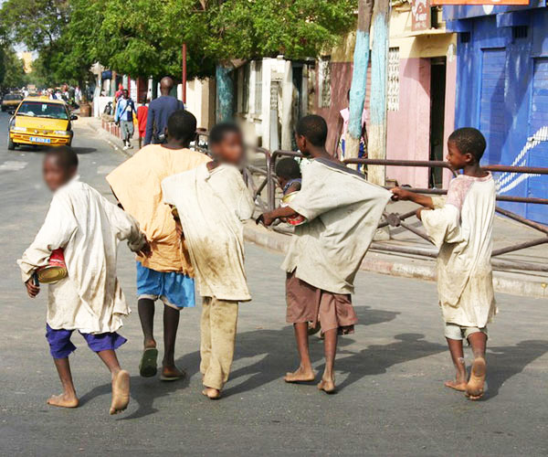 Le phénomène des enfants en situation de rue : la solution est-elle réellement en cours ?